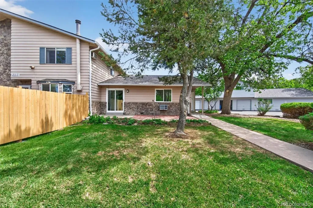 92 Newark Street Aurora CO 80012