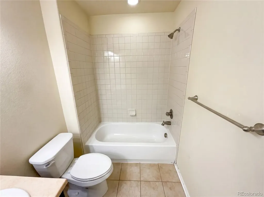 6334 N Ensenada Court Aurora CO 80019