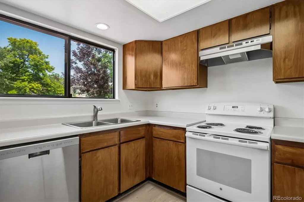 8954 S Round Rock Street Littleton CO 80126