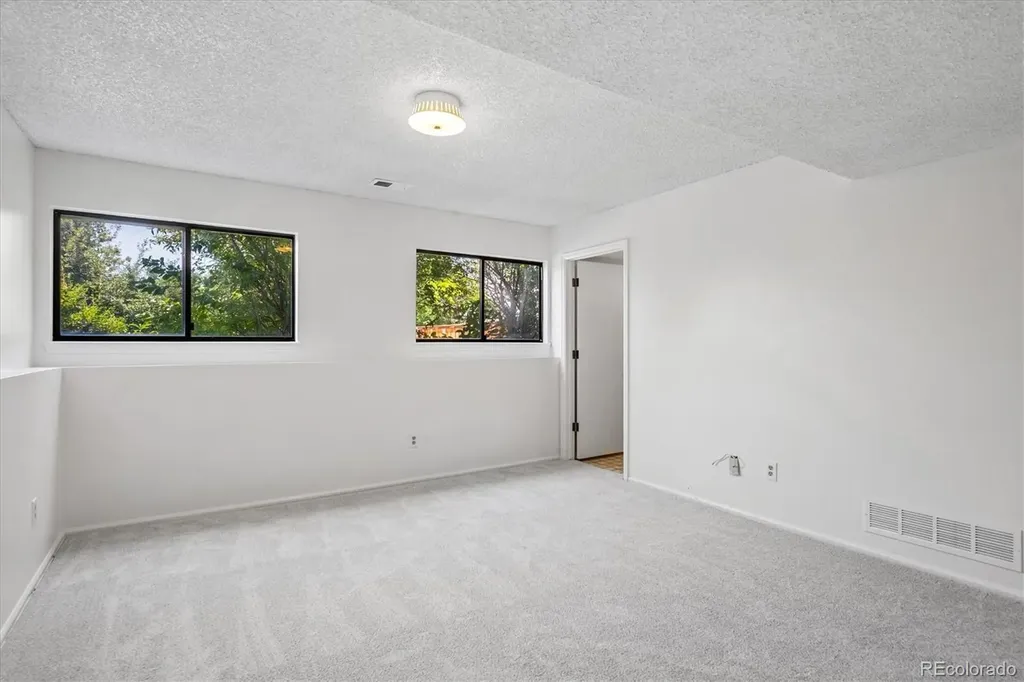 8954 S Round Rock Street Littleton CO 80126