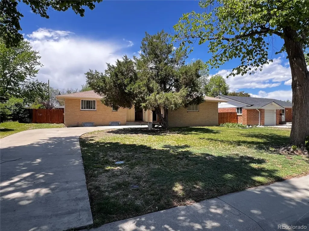 535 Kenton Street Aurora CO 80010