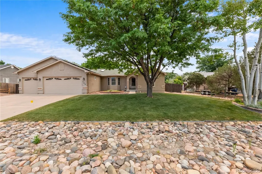156 S Golfwood Drive E Pueblo CO 81007