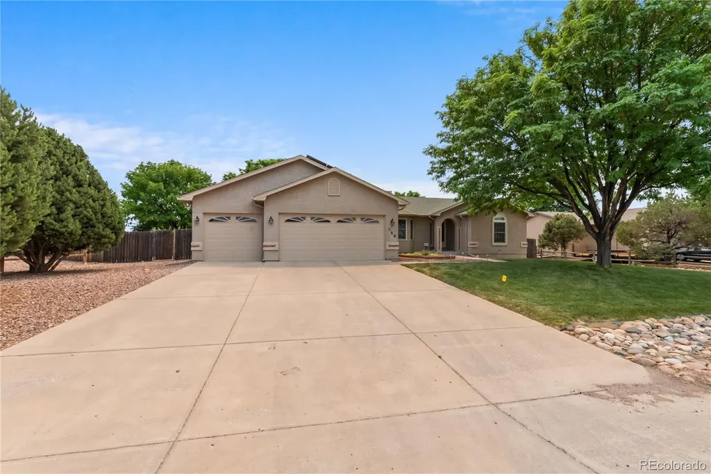 156 S Golfwood Drive E Pueblo CO 81007