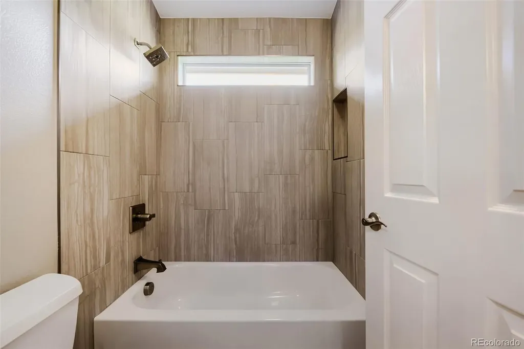 8658 Aberdeen Circle Highlands Ranch CO 80130