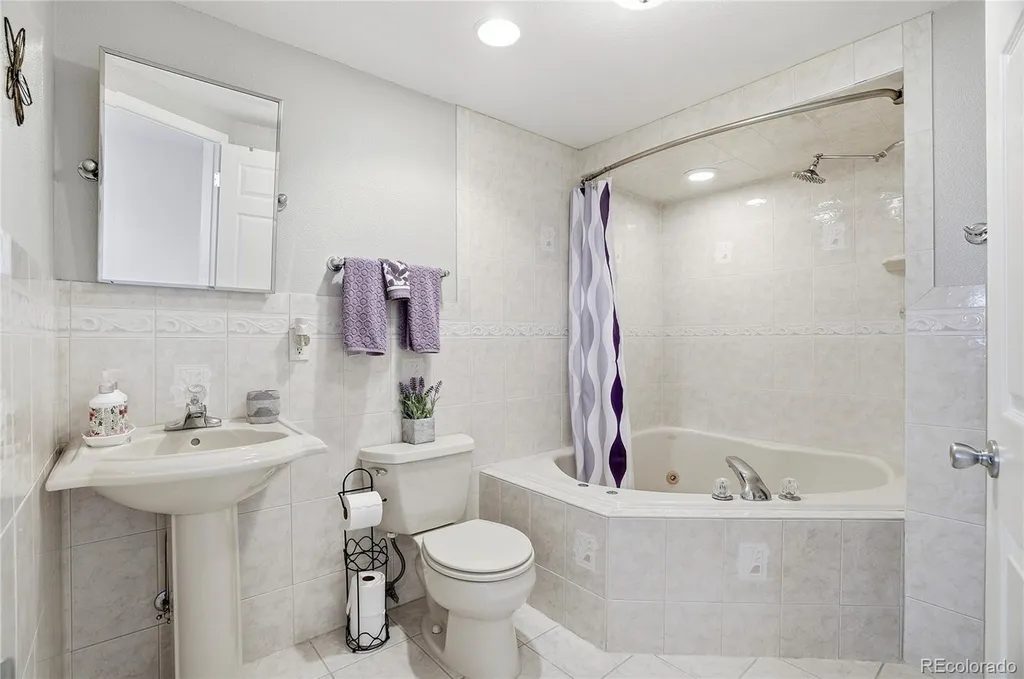 9054 W 103rd Avenue Broomfield CO 80021