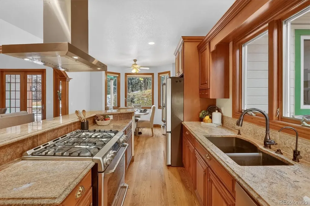 916 Tenderfoot Drive Larkspur CO 80118