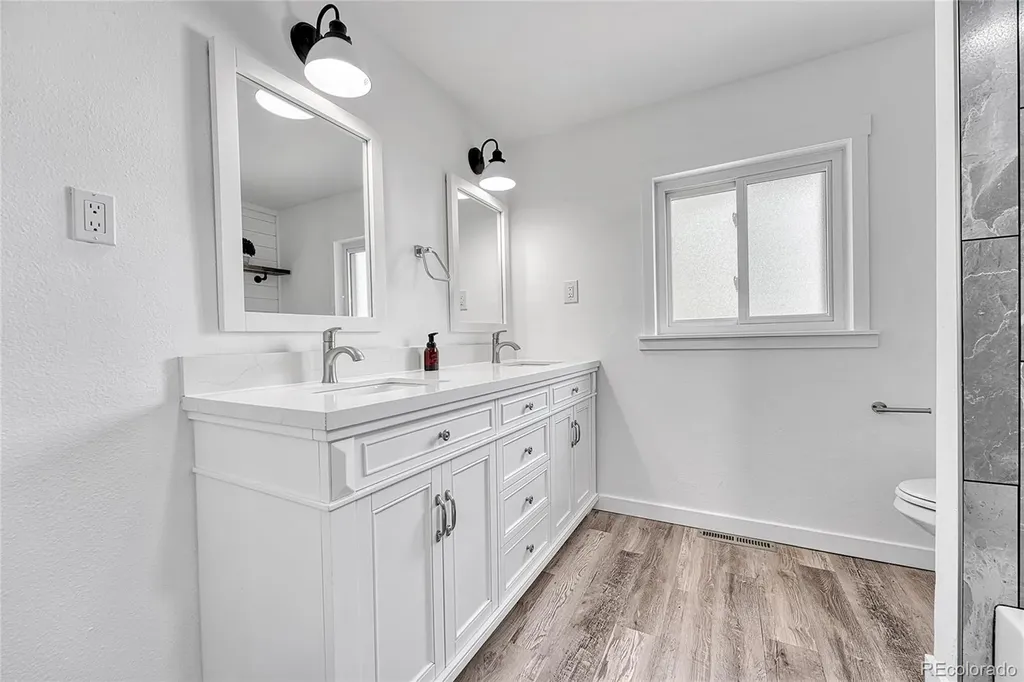 7415 W Clifton Avenue Littleton CO 80128