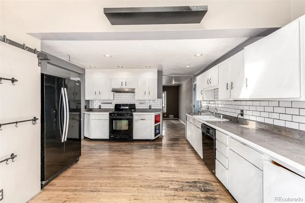 40 Dover Street Lakewood CO 80226