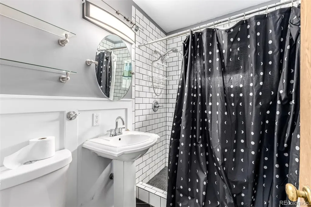 40 Dover Street Lakewood CO 80226