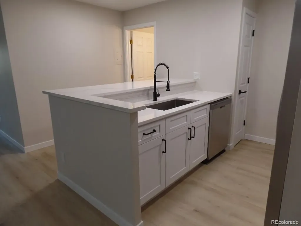 2880 S Locust Street Denver CO 80222