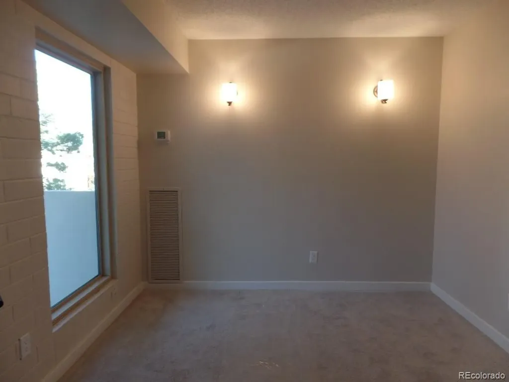 2880 S Locust Street Denver CO 80222