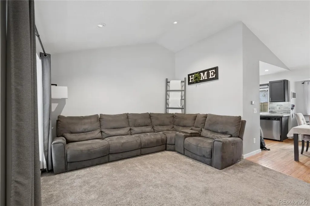 9872 Garwood Street Littleton CO 80125