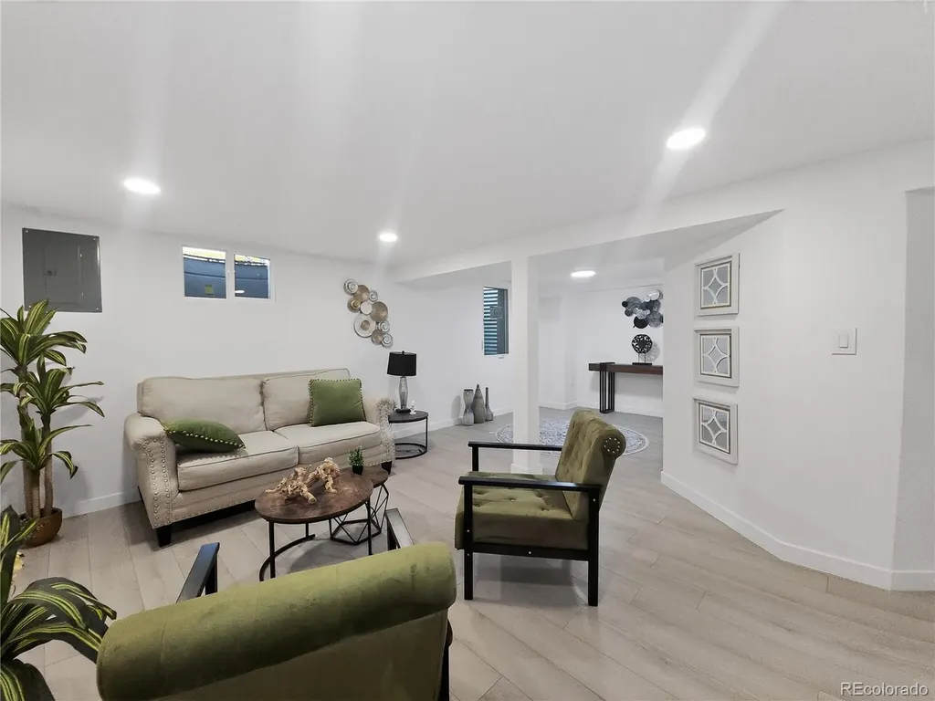 3227 S Grape Street Denver CO 80222