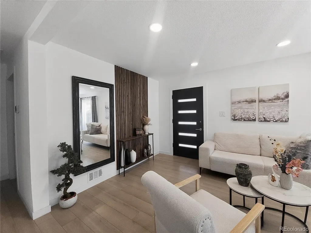 3227 S Grape Street Denver CO 80222
