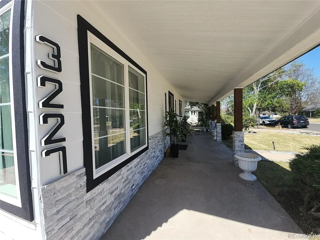 3227 S Grape Street Denver CO 80222