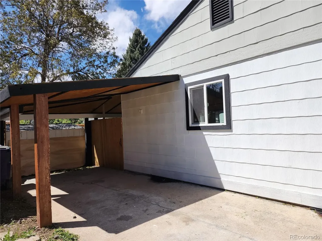 3227 S Grape Street Denver CO 80222