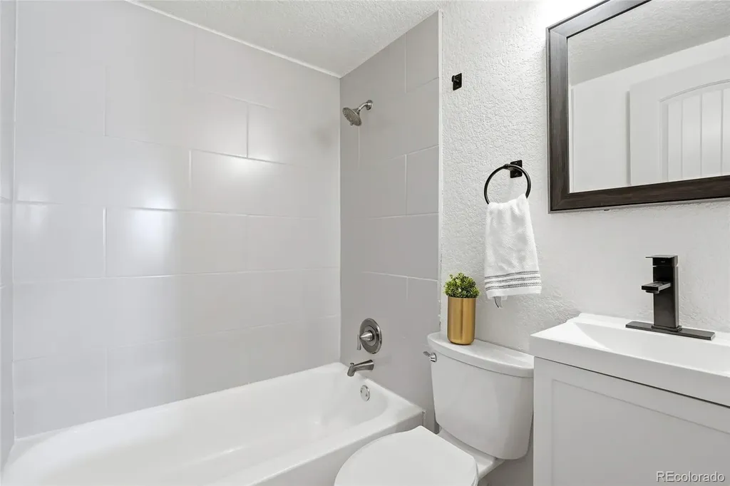 3130 W Longfellow Place Denver CO 80221
