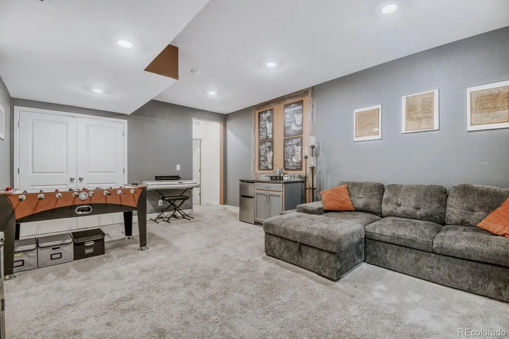 6096 N Nepal Street Aurora CO 80019