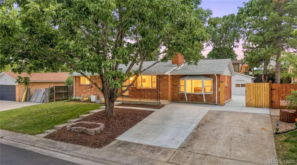 4264 W Radcliff Avenue Denver CO 80236