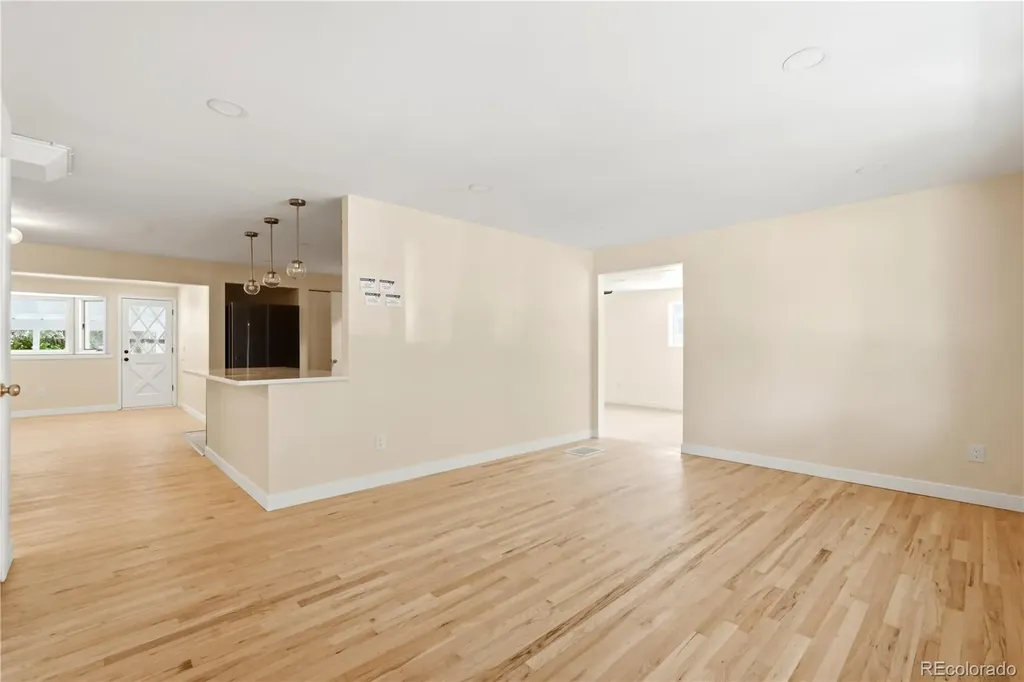 4264 W Radcliff Avenue Denver CO 80236