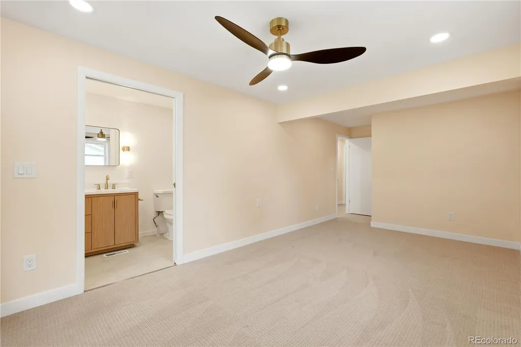 4264 W Radcliff Avenue Denver CO 80236
