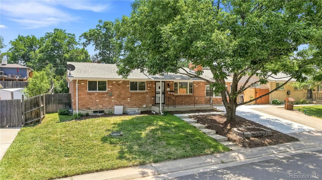 4264 W Radcliff Avenue Denver CO 80236
