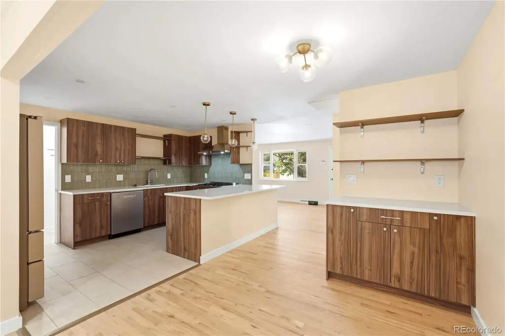 4264 W Radcliff Avenue Denver CO 80236