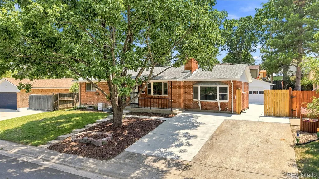4264 W Radcliff Avenue Denver CO 80236