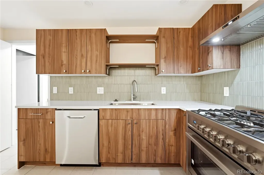 4264 W Radcliff Avenue Denver CO 80236