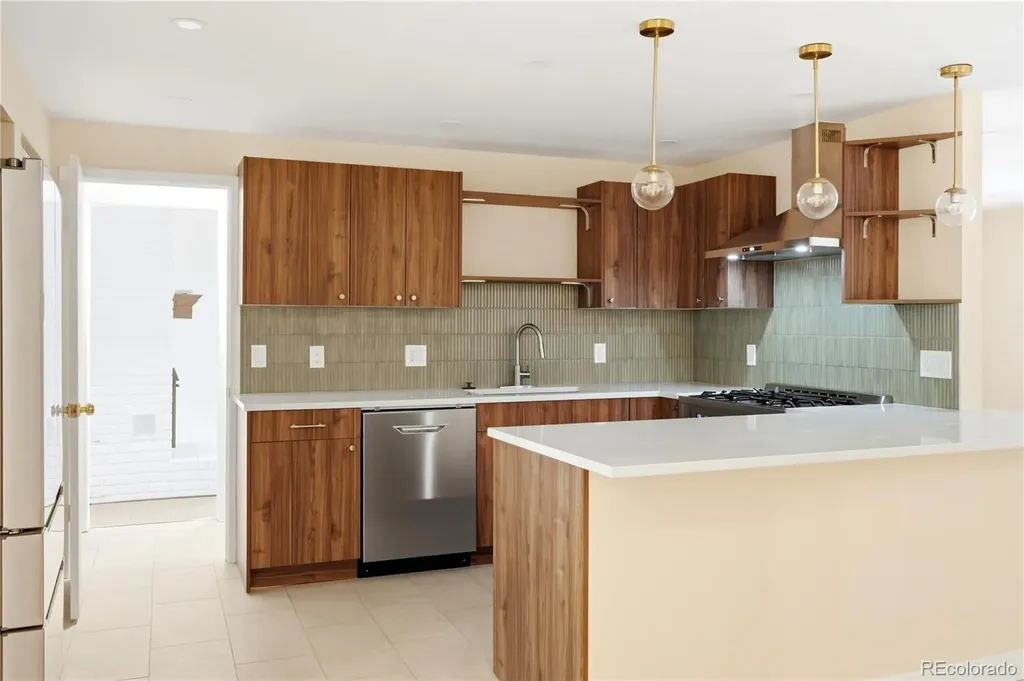 4264 W Radcliff Avenue Denver CO 80236