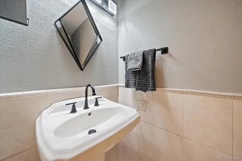 8247 W Chestnut Avenue Littleton CO 80128