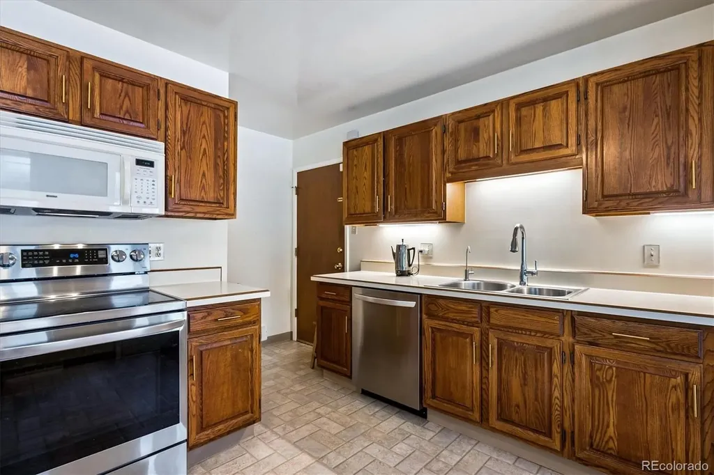 8264 E Kenyon Drive Denver CO 80237