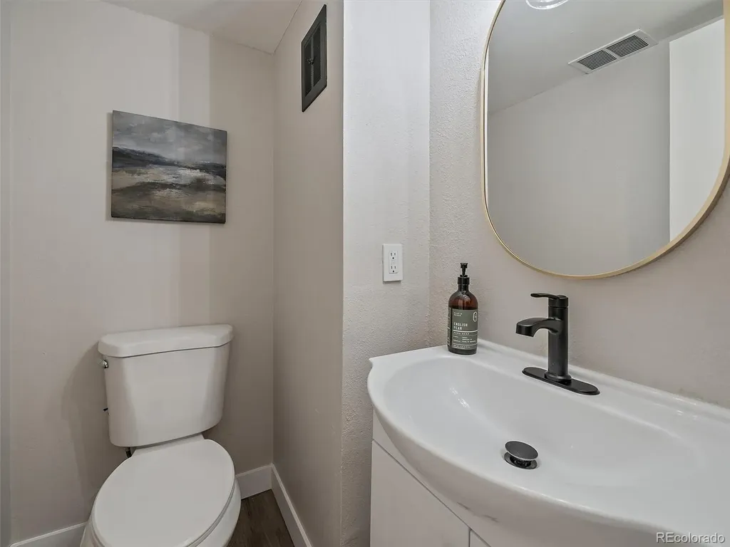 5543 S Lowell Boulevard Littleton CO 80123