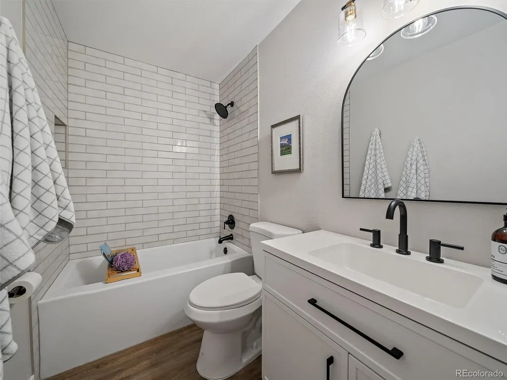 5543 S Lowell Boulevard Littleton CO 80123