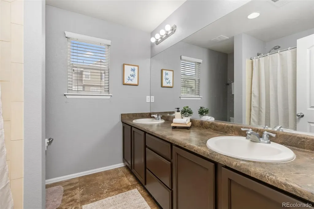 10268 Norfolk Street Commerce City CO 80022
