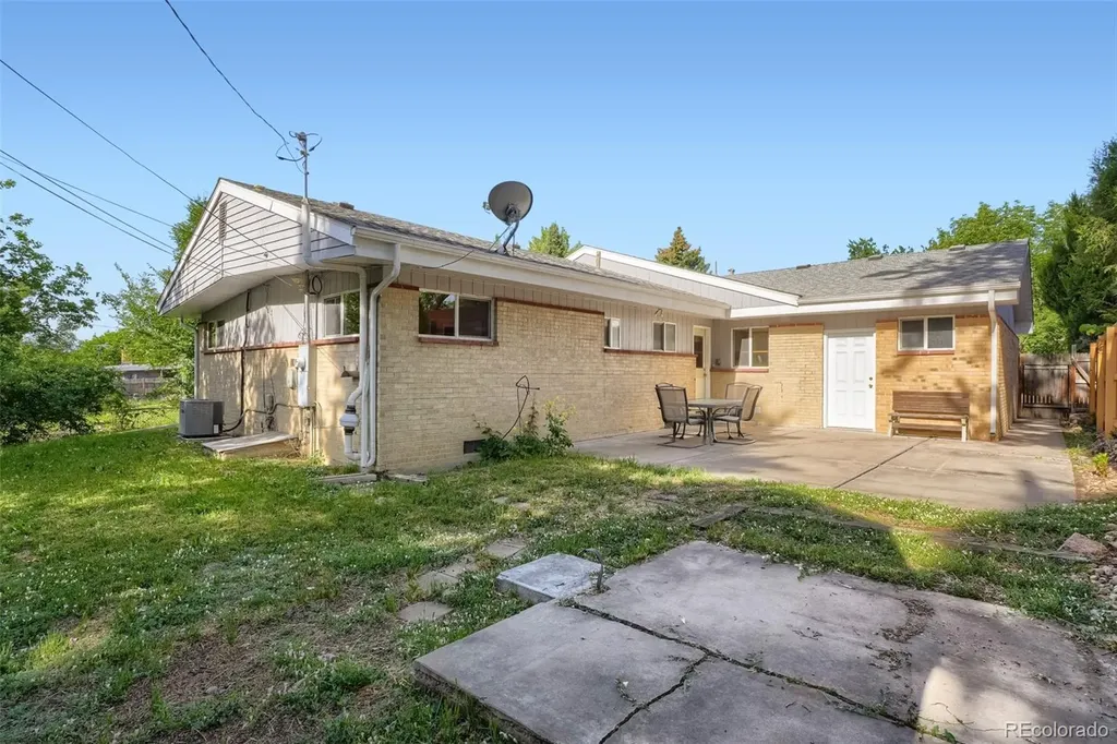 6180 Dover Street Arvada CO 80004