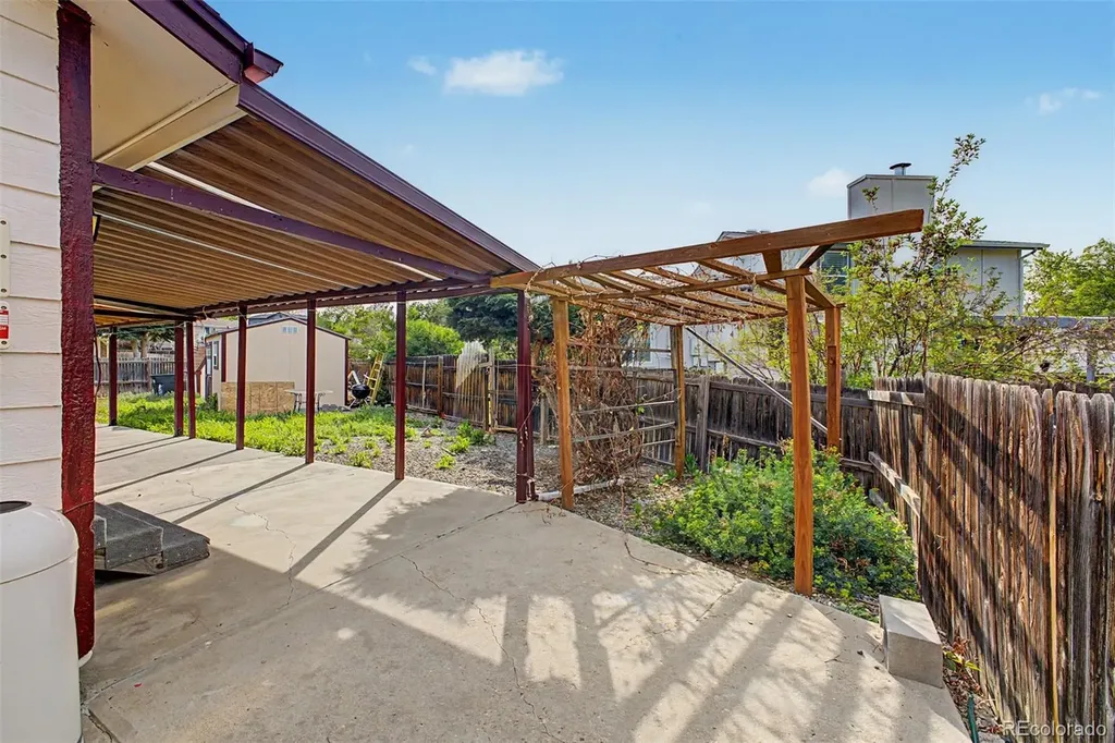 2757 S Salida Street Aurora CO 80013