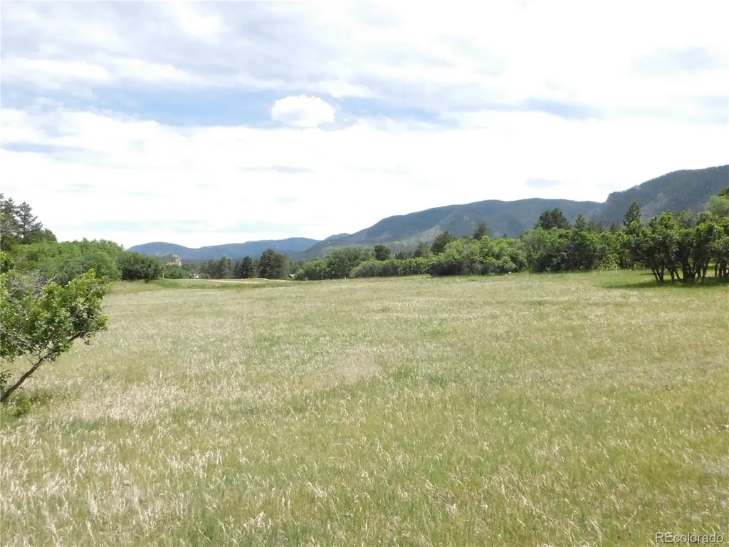 5980 Country Club Drive Larkspur CO 80118