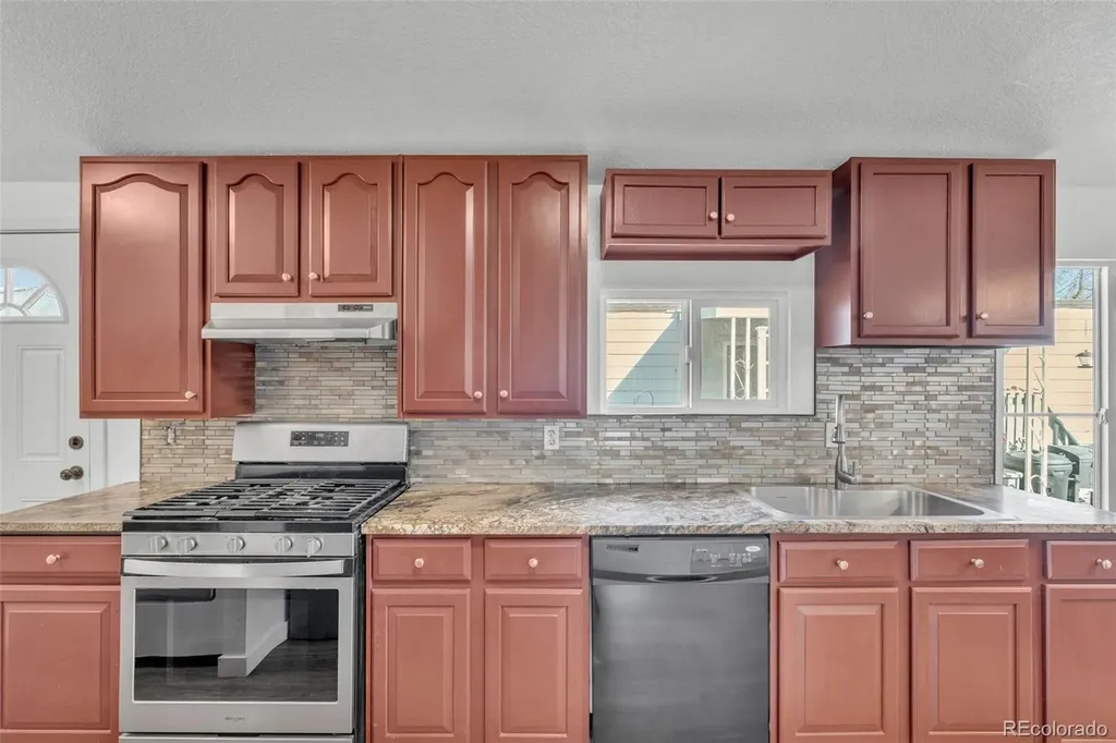 1095 Western Drive Colorado Springs CO 80915