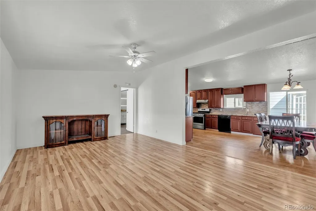 1095 Western Drive Colorado Springs CO 80915
