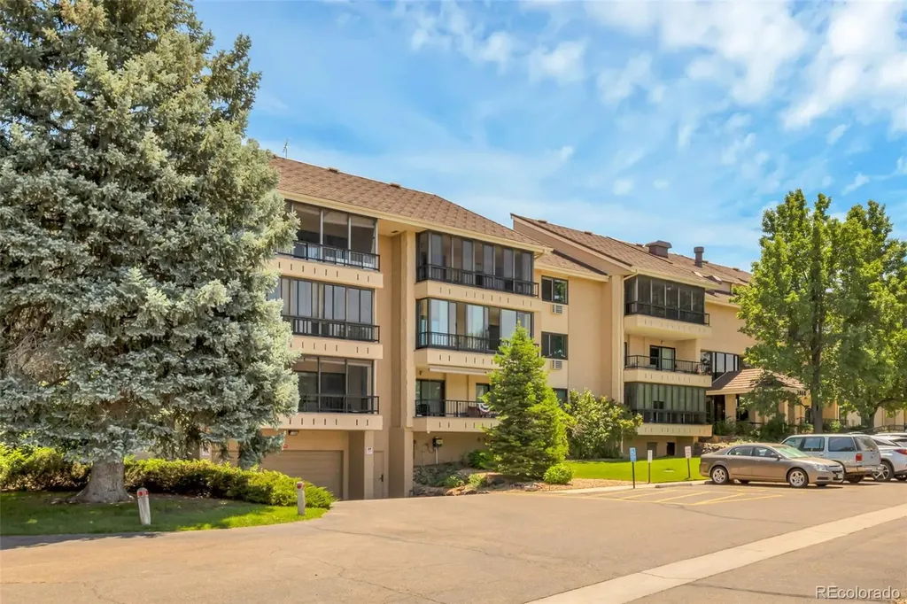 2868 S Heather Gardens Way Aurora CO 80014