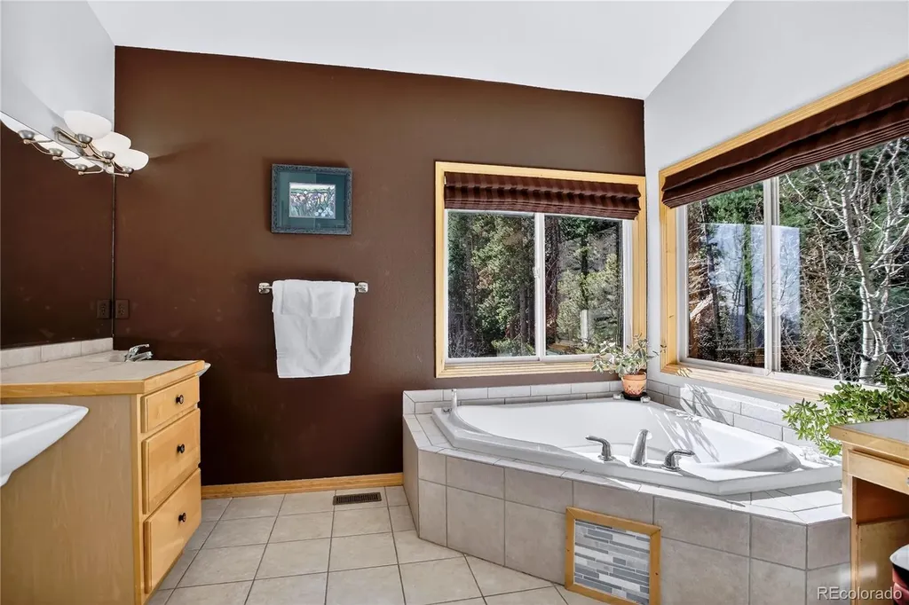 1255 Hy Vu Drive Evergreen CO 80439