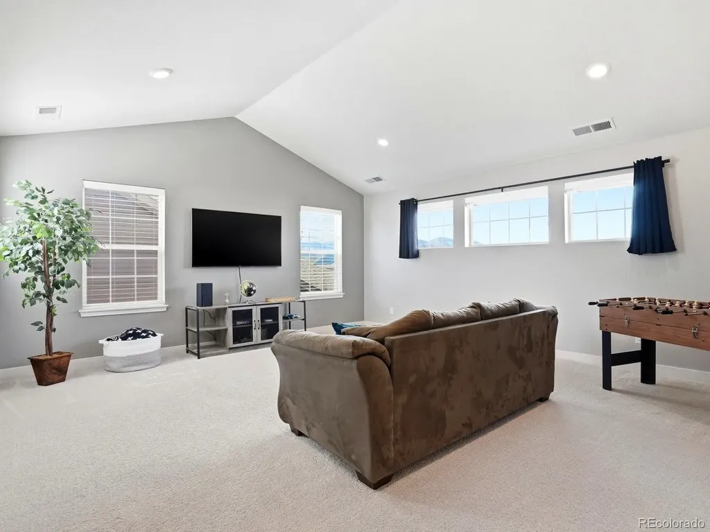 8275 Arapahoe Peak Street Littleton CO 80125