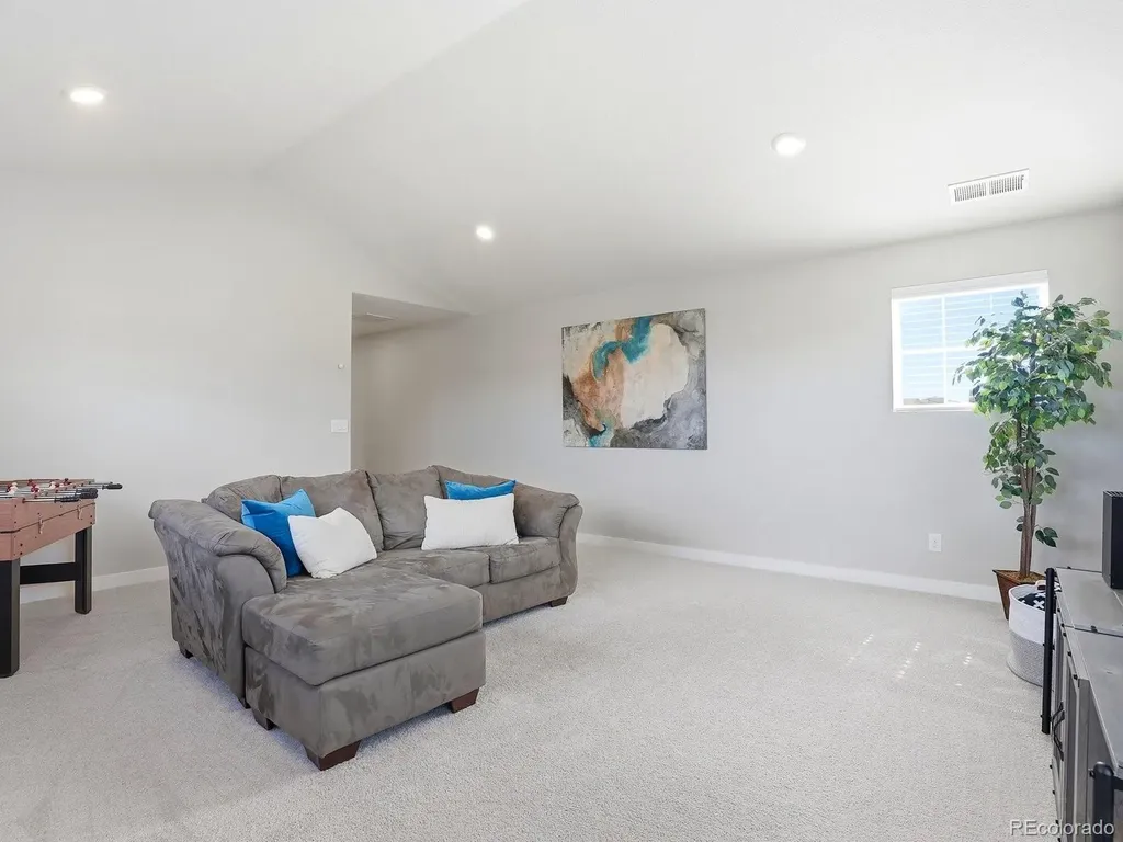 8275 Arapahoe Peak Street Littleton CO 80125