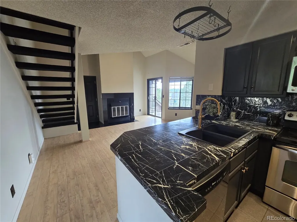 846 S Vance Street Lakewood CO 80226