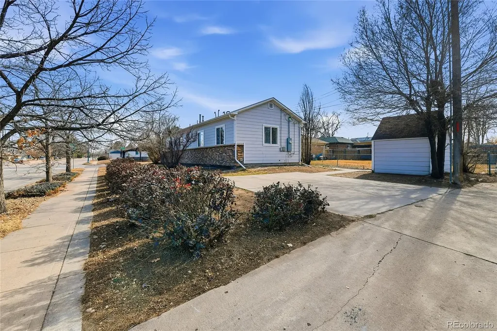 3099 Elm Street Denver CO 80207