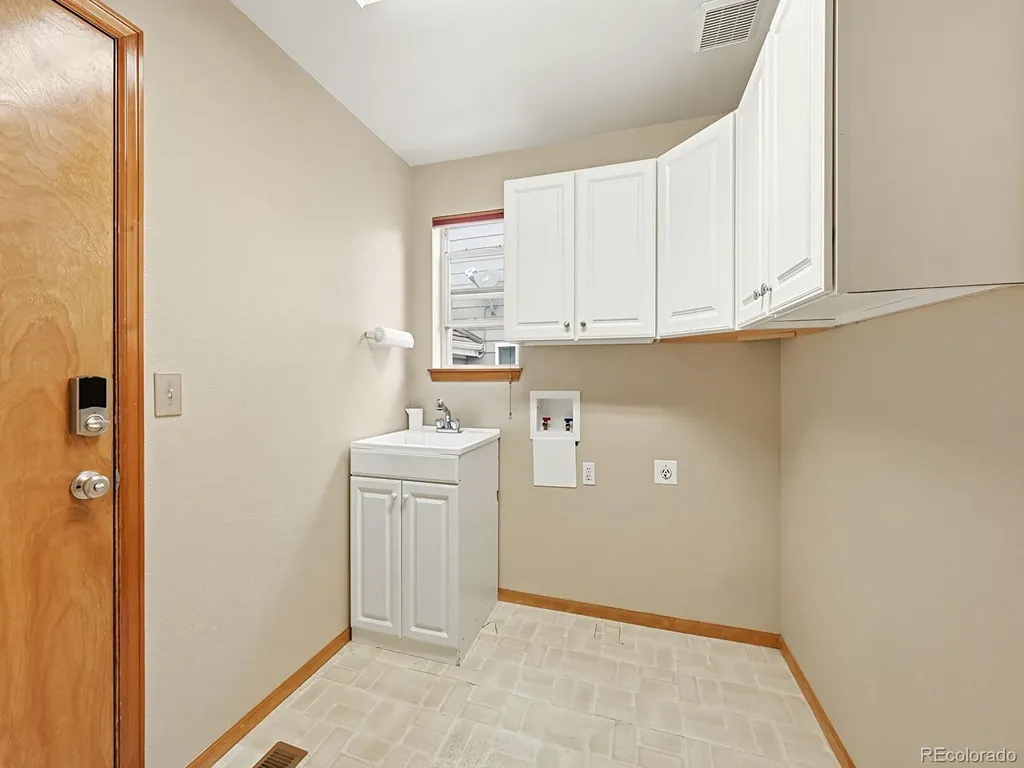 8278 S Reed Way Littleton CO 80128