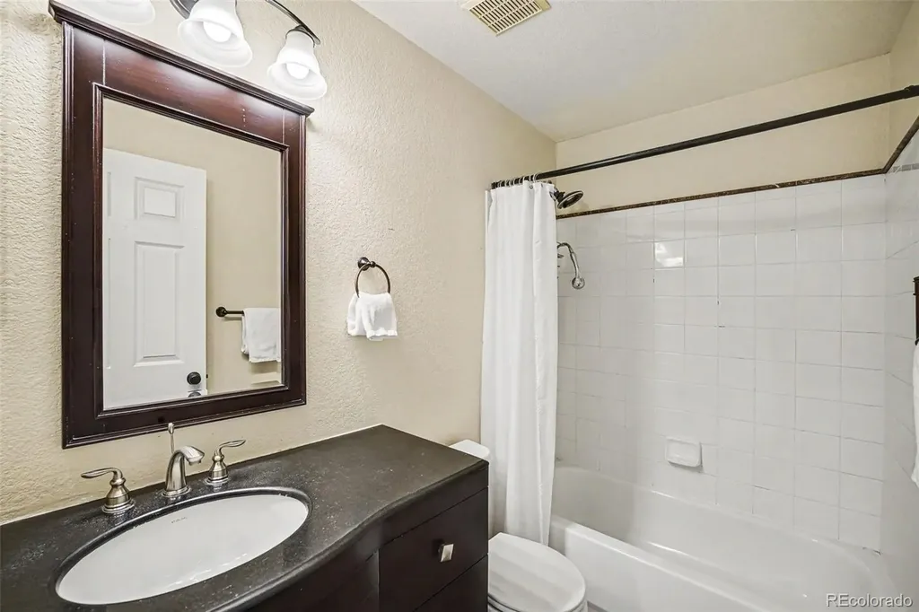 5063 Ashbrook Circle Highlands Ranch CO 80130