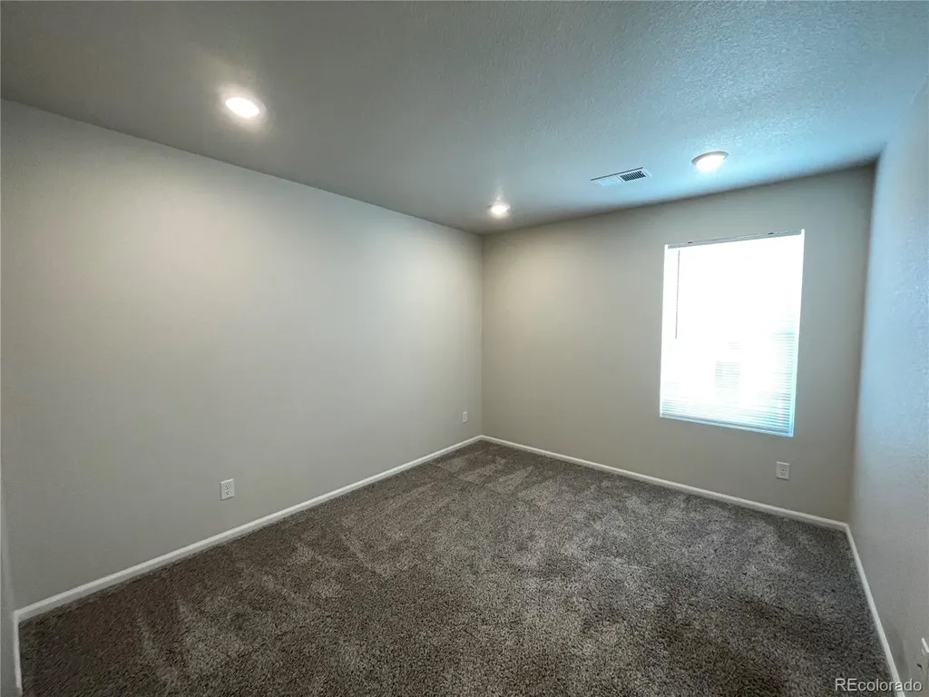 6089 N Liverpool Street Aurora CO 80019