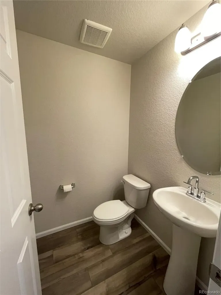 6089 N Liverpool Street Aurora CO 80019
